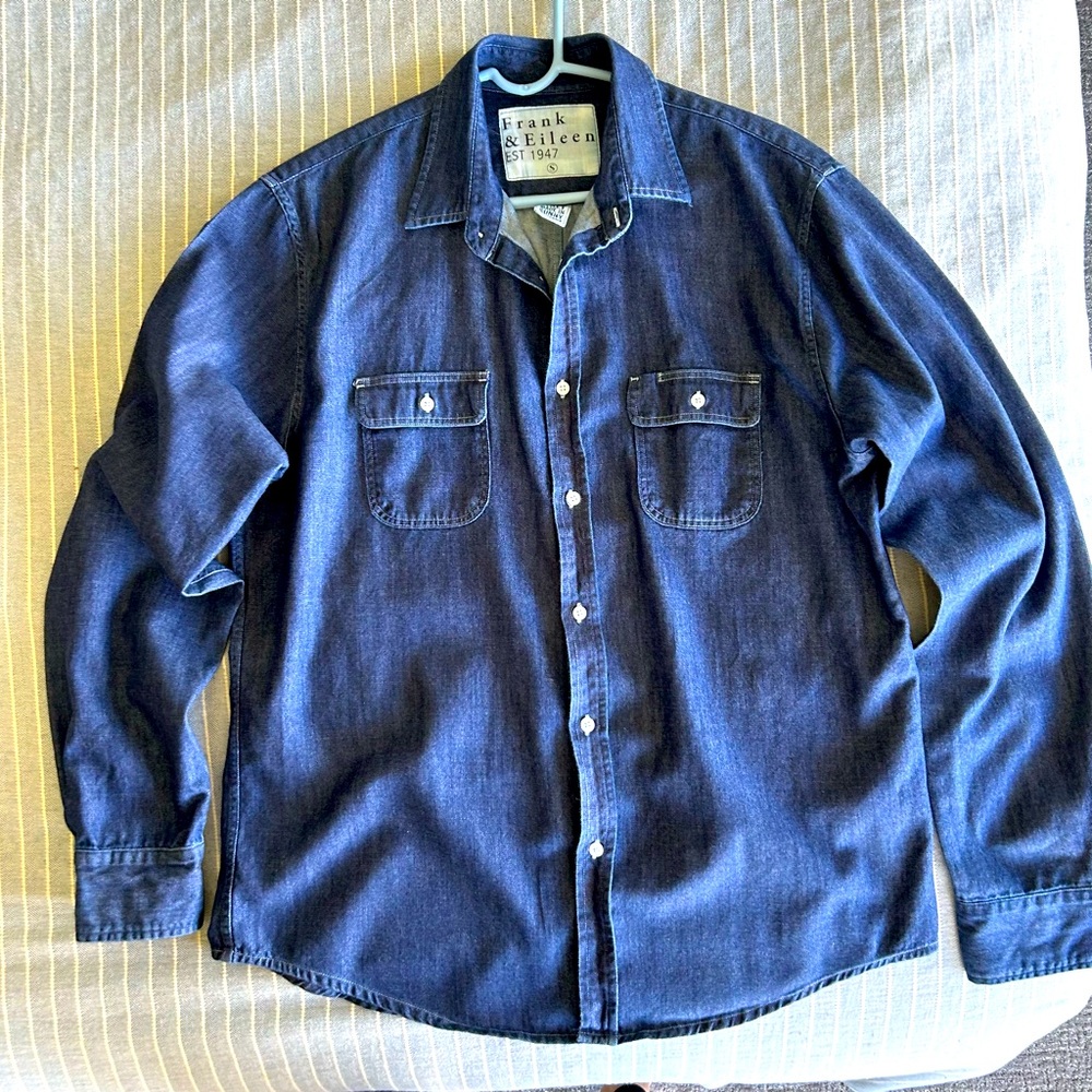 Frank & Eileen “Gavin” denim shirt.  Sz S Retail $278